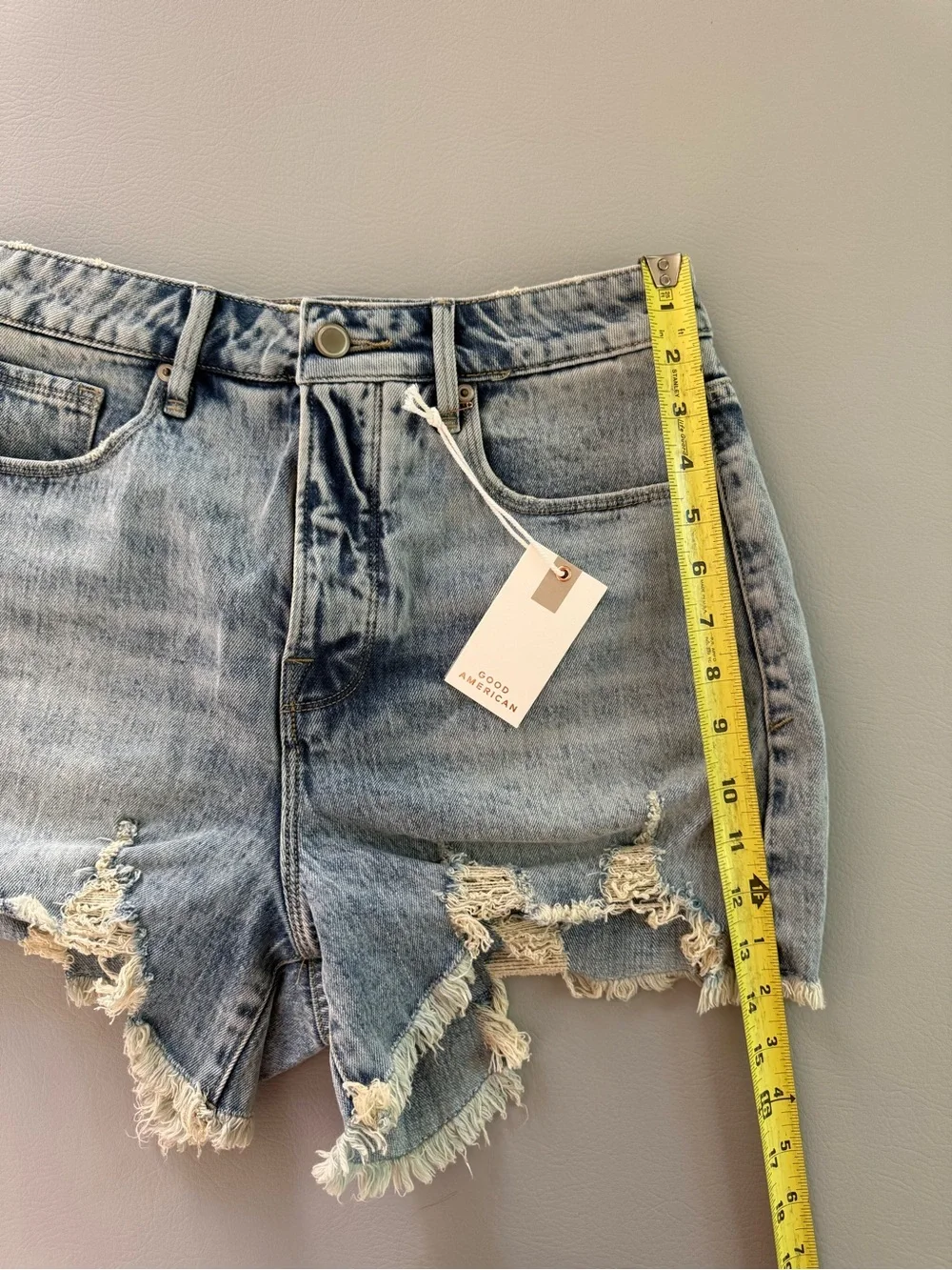 Good American Bombshell Denim Shorts Sz 6 / 28 - Distressed Bleach High Rise NEW